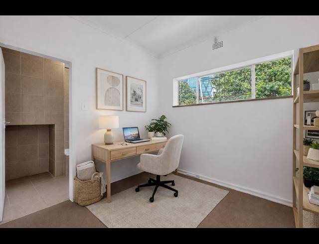 1.5 BEDROOM APARTMENT FOR SALE IN SANDOWN
